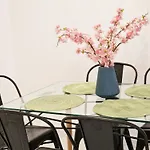 Parrots Paradise 100m From Finikoudes Beachfront 公寓 *