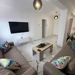 公寓 Parrots Paradise 100m From Finikoudes Beachfront