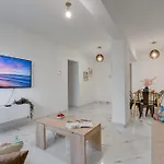 Parrots Paradise 100m From Finikoudes Beachfront * 拉纳卡
