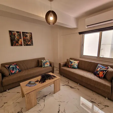 Apartament Parrots Paradise 100m From Finikoudes Beachfront