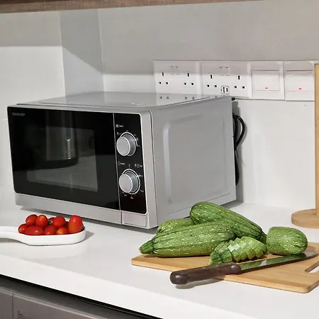 Lejlighed Parrots Paradise 100m From Finikoudes Beachfront *