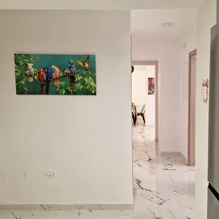 Apartament Parrots Paradise 100m From Finikoudes Beachfront *