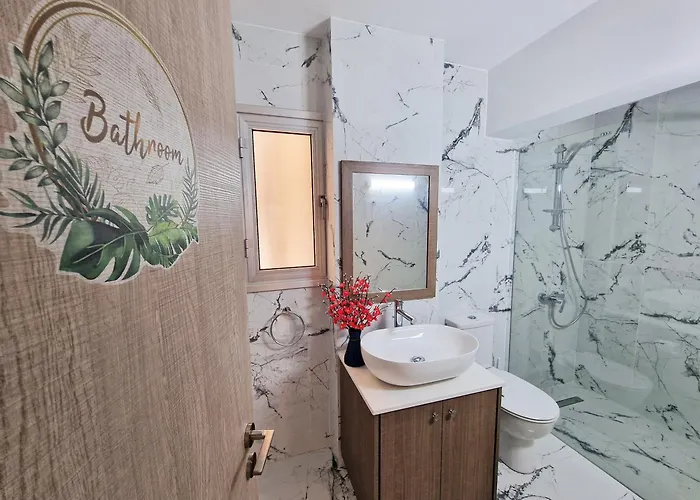 Apartmán Parrots Paradise 100m From Finikoudes Beachfront