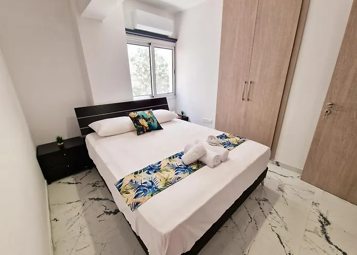 Apartamento Parrots Paradise 100m From Finikoudes Beachfront *