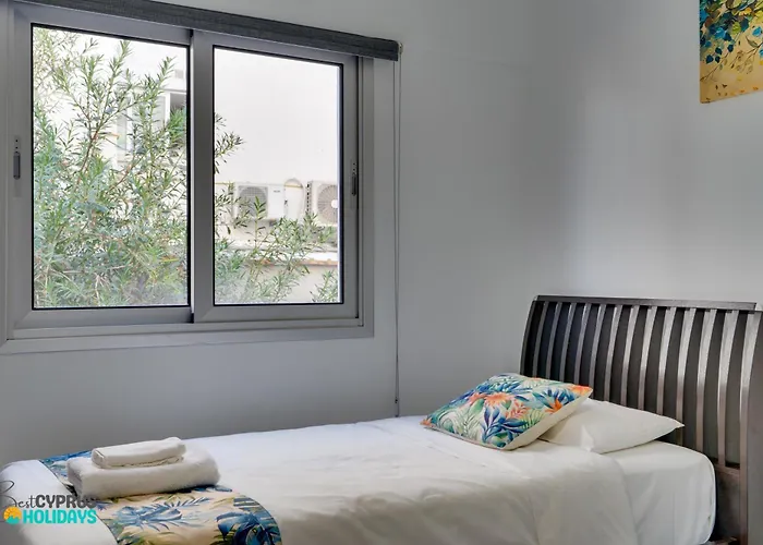 Apartamento Parrots Paradise 100m From Finikoudes Beachfront *